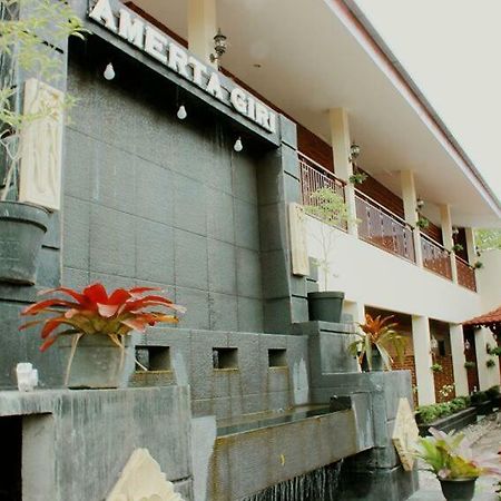 וונוסובו Amerta Giri Guest House מראה חיצוני תמונה