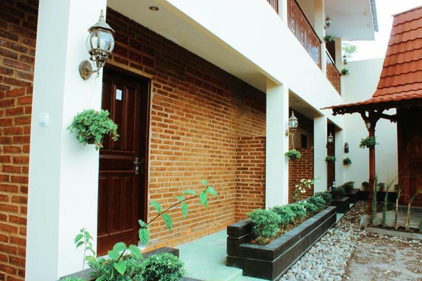 וונוסובו Amerta Giri Guest House מראה חיצוני תמונה