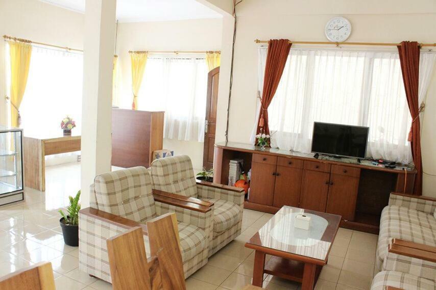 וונוסובו Amerta Giri Guest House מראה חיצוני תמונה