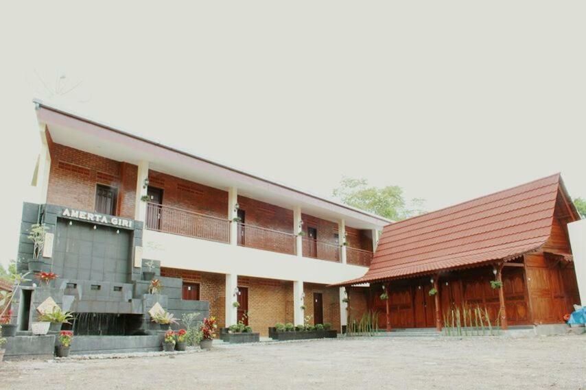 וונוסובו Amerta Giri Guest House מראה חיצוני תמונה