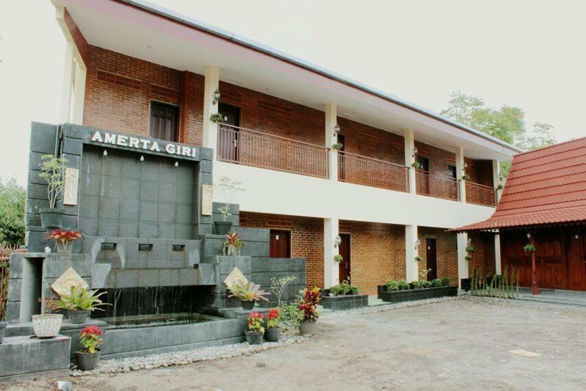 וונוסובו Amerta Giri Guest House מראה חיצוני תמונה