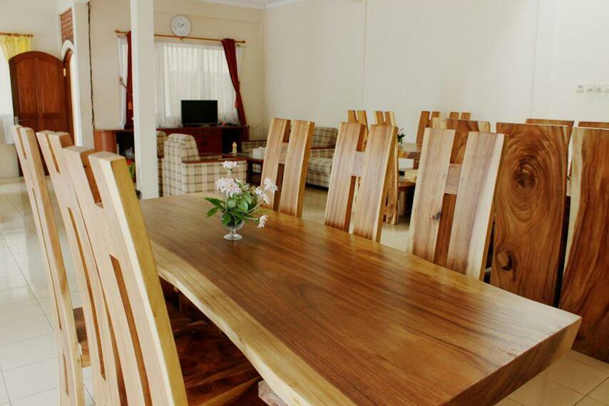 וונוסובו Amerta Giri Guest House מראה חיצוני תמונה