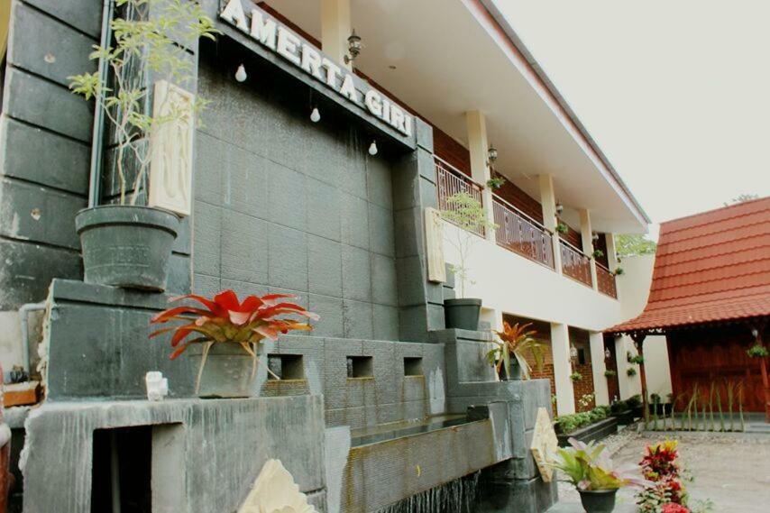 וונוסובו Amerta Giri Guest House מראה חיצוני תמונה