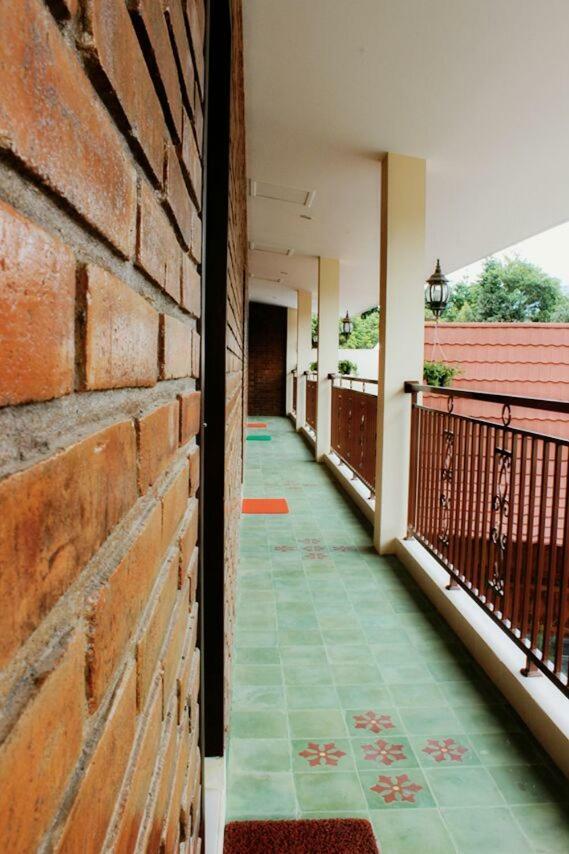 וונוסובו Amerta Giri Guest House מראה חיצוני תמונה